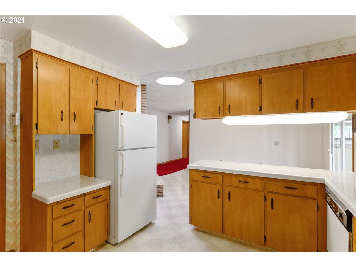 285 Southwest Church Street Dallas, OR 97338 - Photo 14 of 32 Gallery Image 14