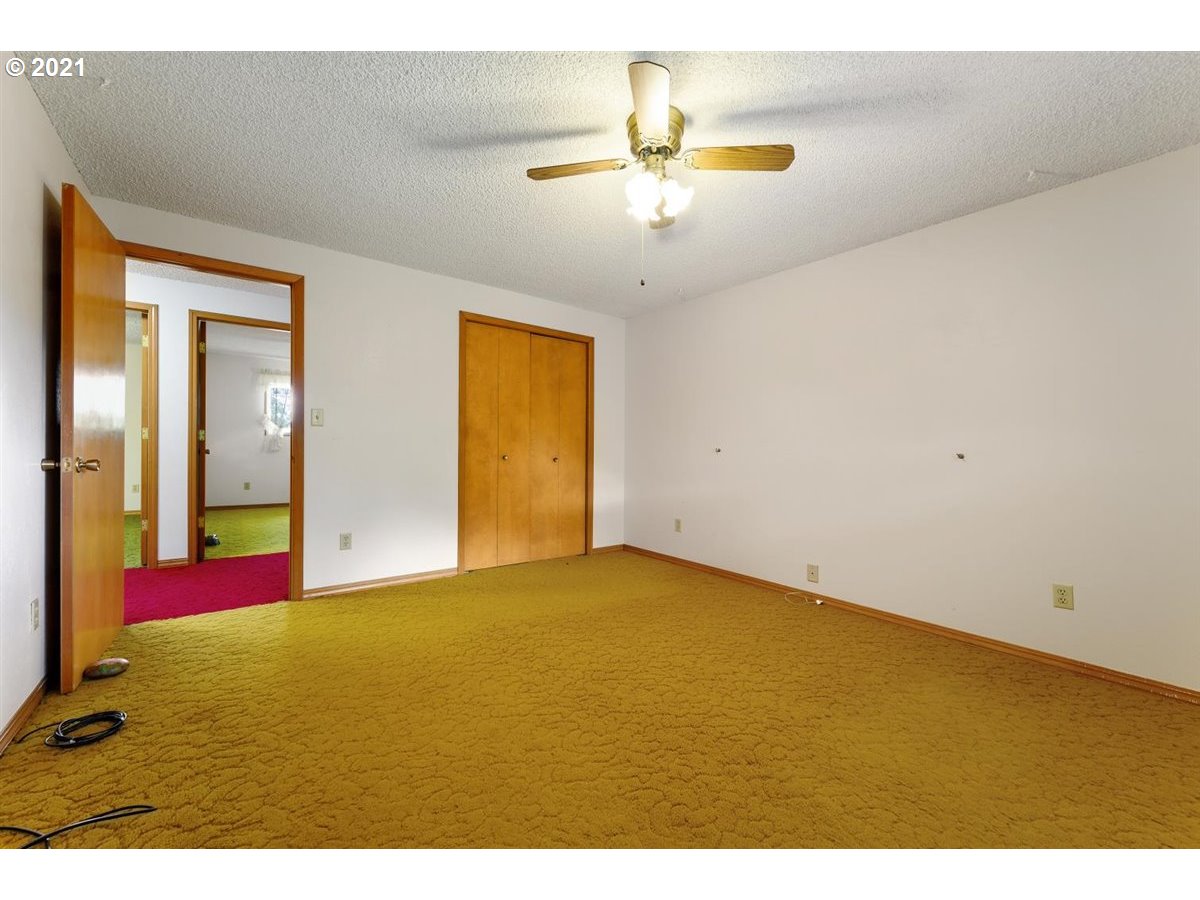 285 Southwest Church Street Dallas, OR 97338 - Photo 17 of 32 Gallery Image 17