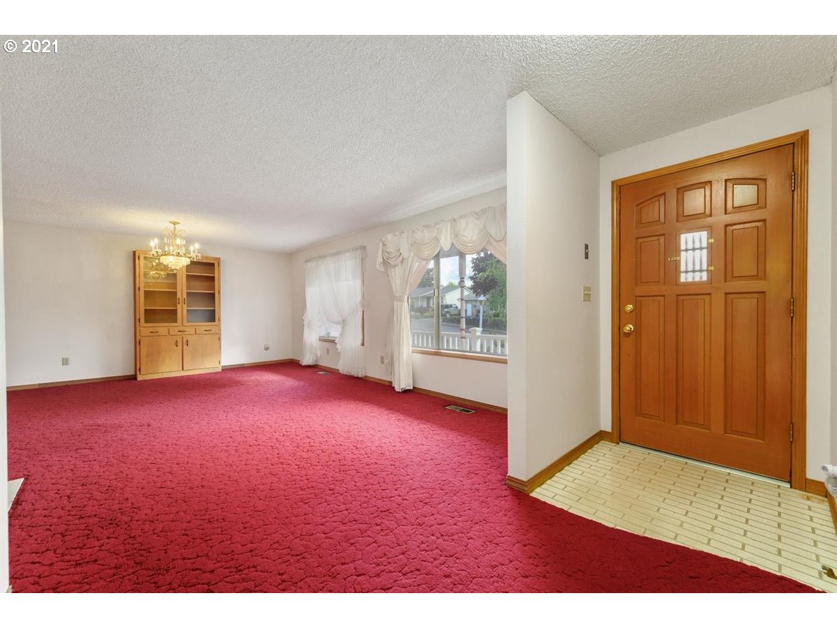 285 Southwest Church Street Dallas, OR 97338 - Photo 3 of 32 Gallery Image 3