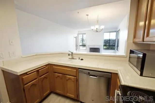 $2,895 | 5865 Friars Road, Unit 3114, San Diego, CA 92110