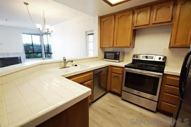 $2,895 | 5865 Friars Road, Unit 3114, San Diego, CA 92110