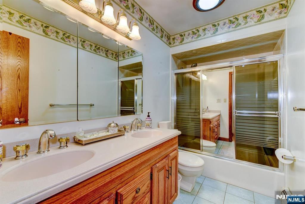 11 Yellow Brick Road Wayne, NJ 07470 - Photo 27 of 41