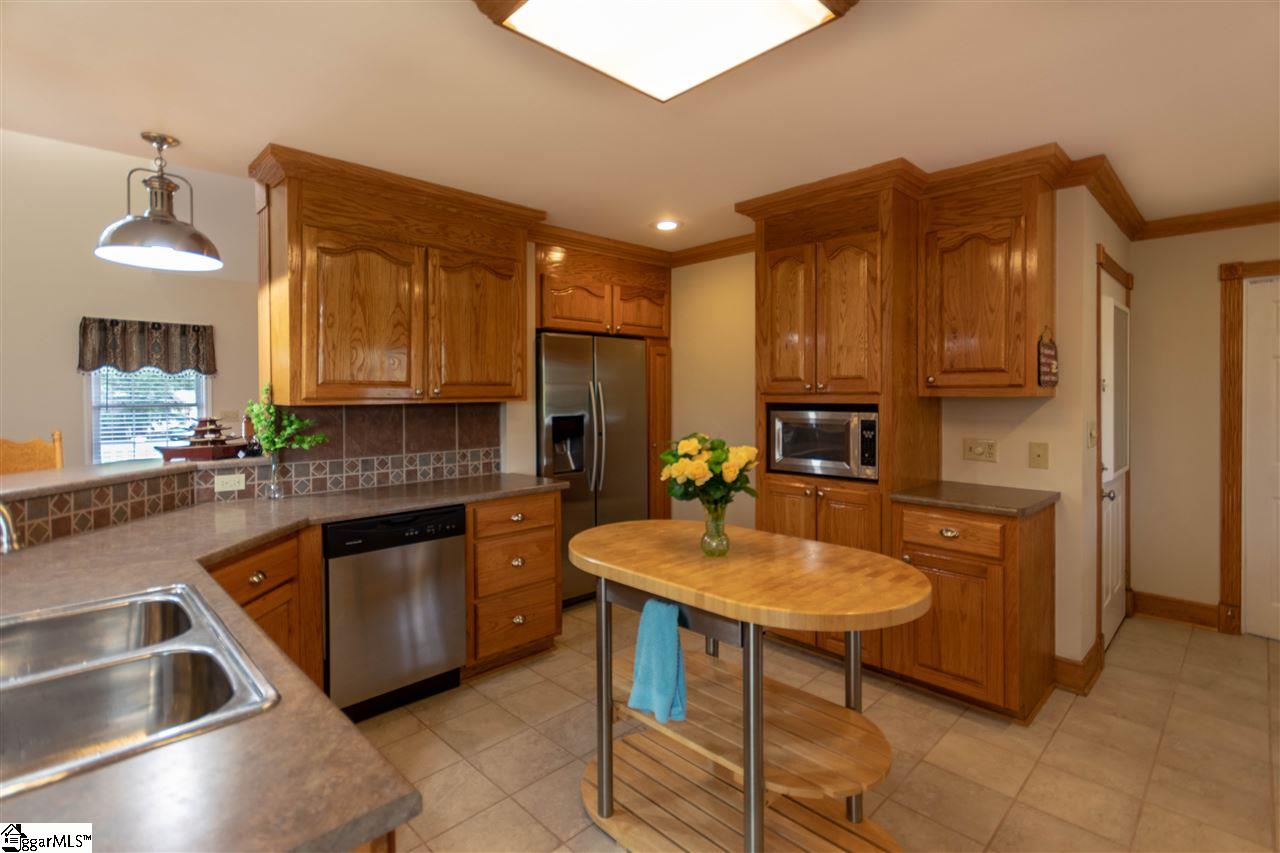 202 Clear Creek Road Easley, SC 29640 - Photo 4 of 21