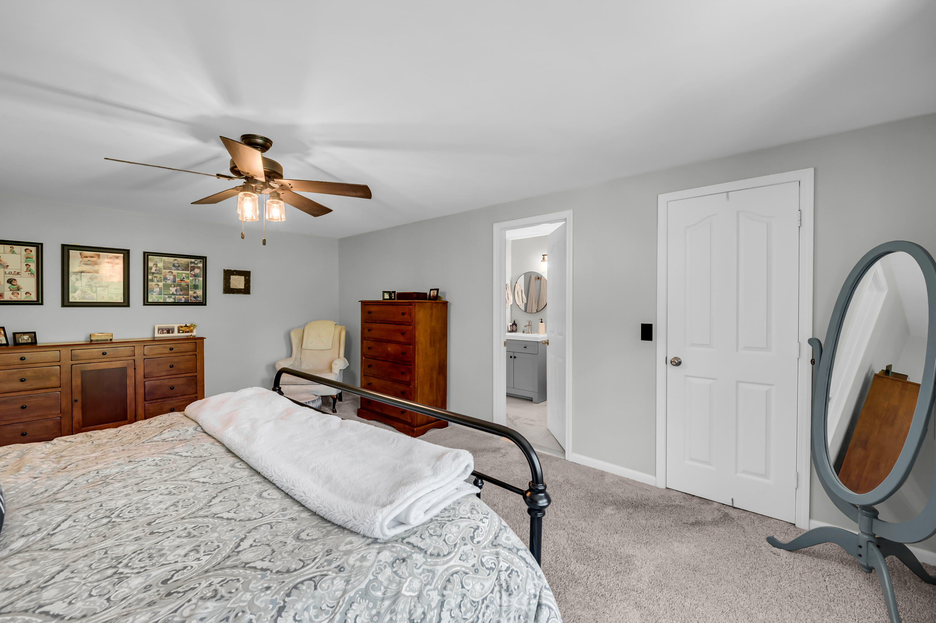 3394 Edmunton Drive Rochester Hills, MI 48306 - Photo 29 of 69 30 - Primary Bedroom