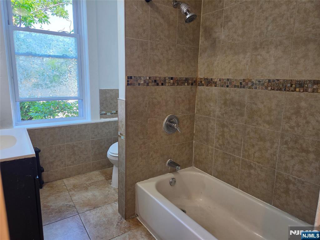 283 Paterson Avenue, Unit 2 East Rutherford, NJ 07073 - Photo 15 of 15