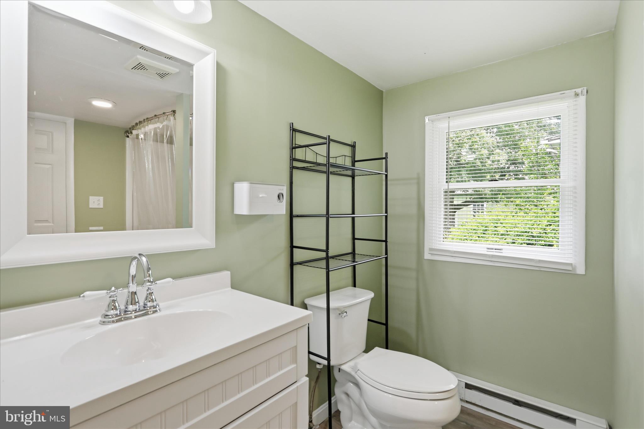 21434 Greenbrier Road Boonsboro, MD 21713 - Photo 20 of 34 Bathroom