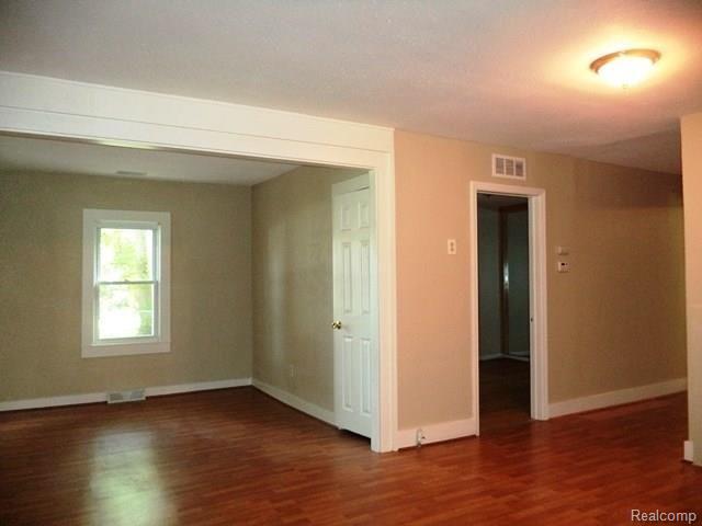 18883 Inkster Road Livonia, MI 48152 - Photo 17 of 35 inkster (11).jpg