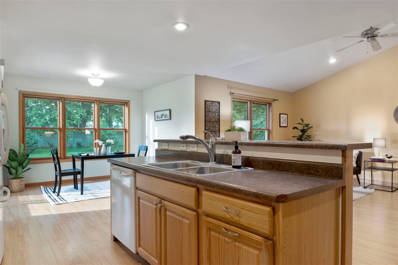 3110 116th Circle Riverside, IA 52327 - Photo 6 of 28 Gallery Image 6