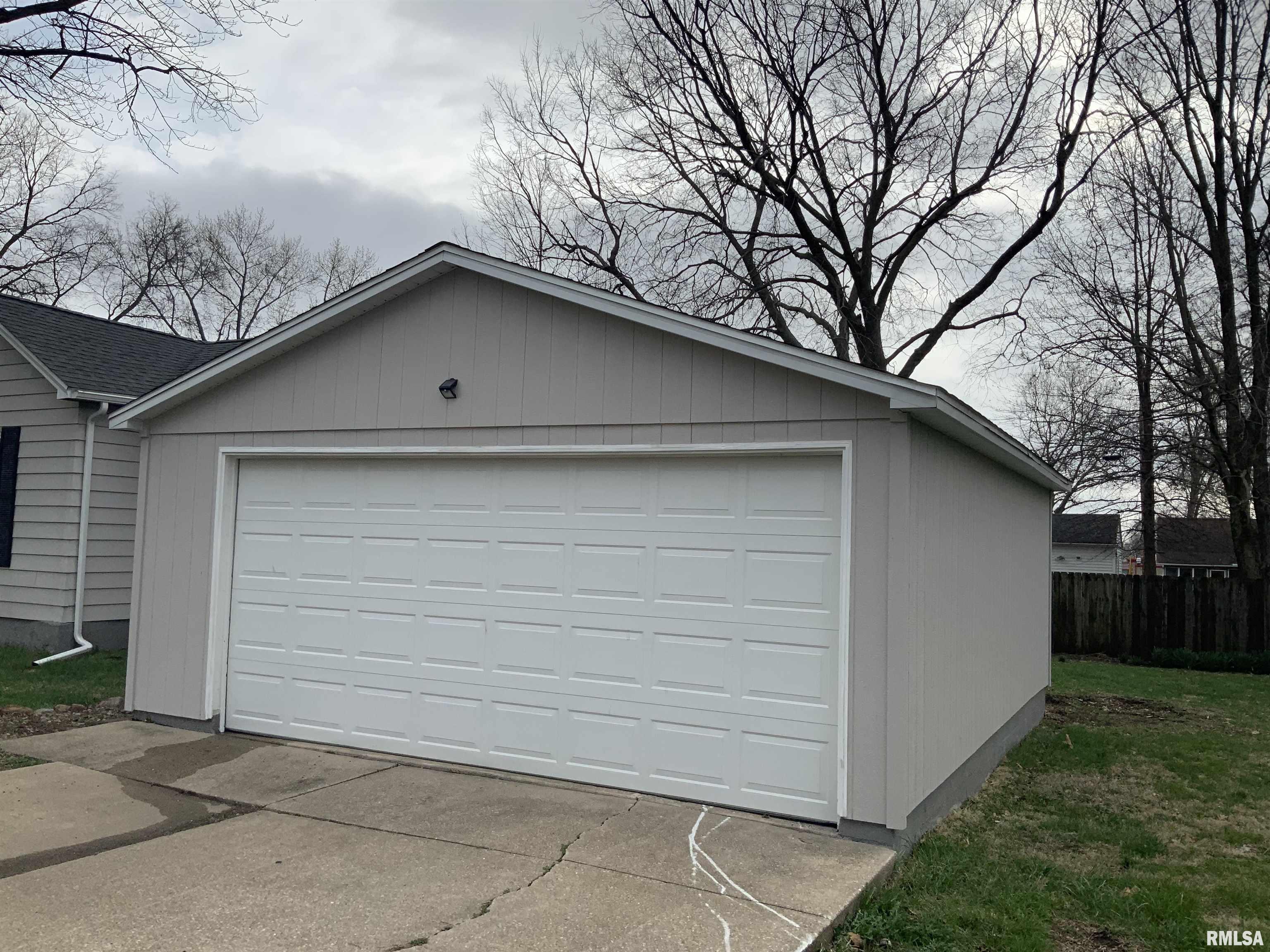 520 West Beech Street Chillicothe, IL 61523 - Photo 8 of 22