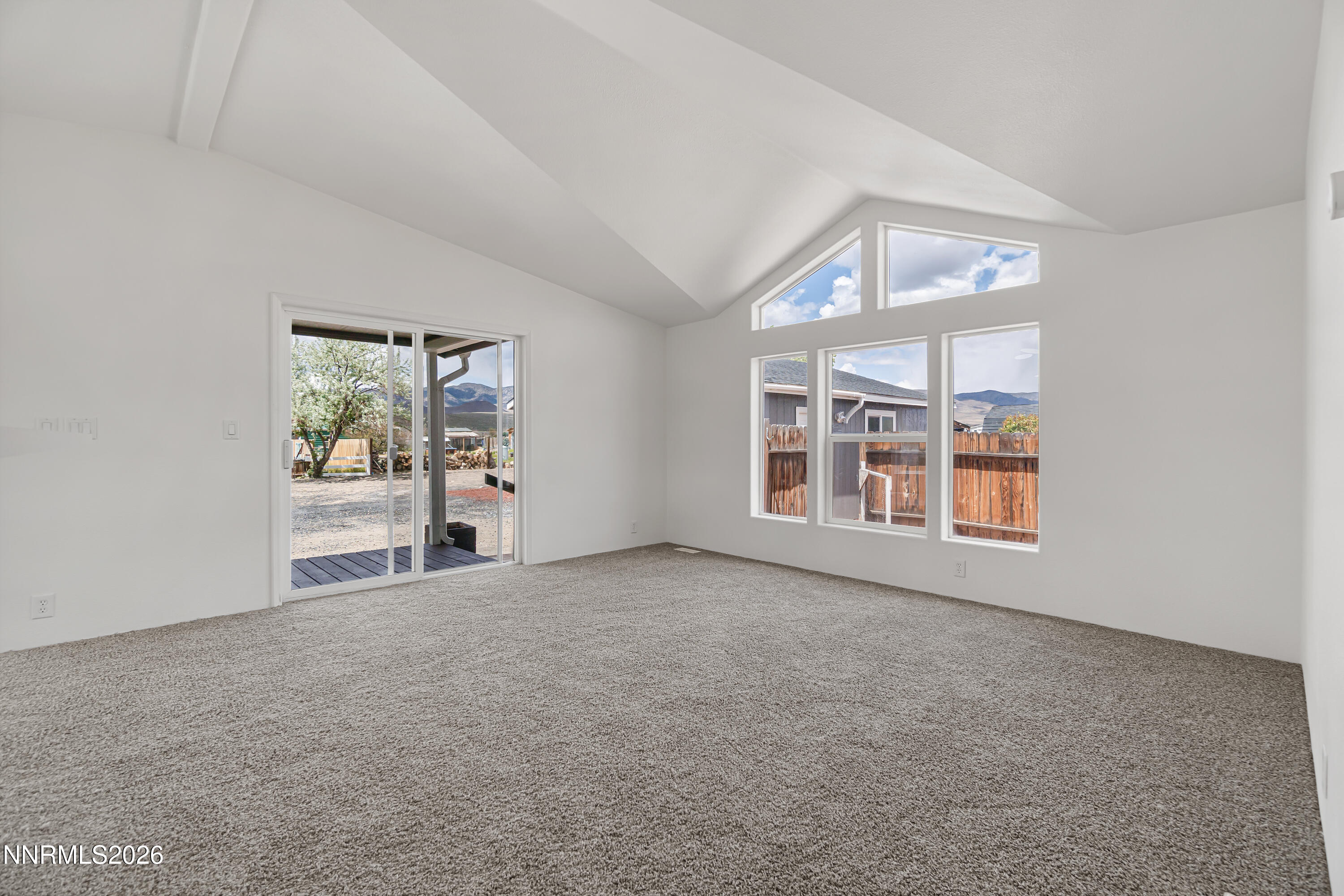 312 Phyllis Way Silver Springs, NV 89429 - Photo 9 of 31 DSC04998