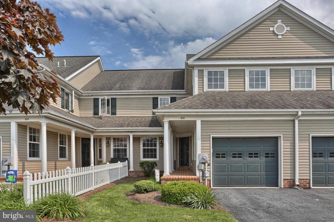 610 Chatham Way Lititz, PA 17543 - Photo 1 of 22