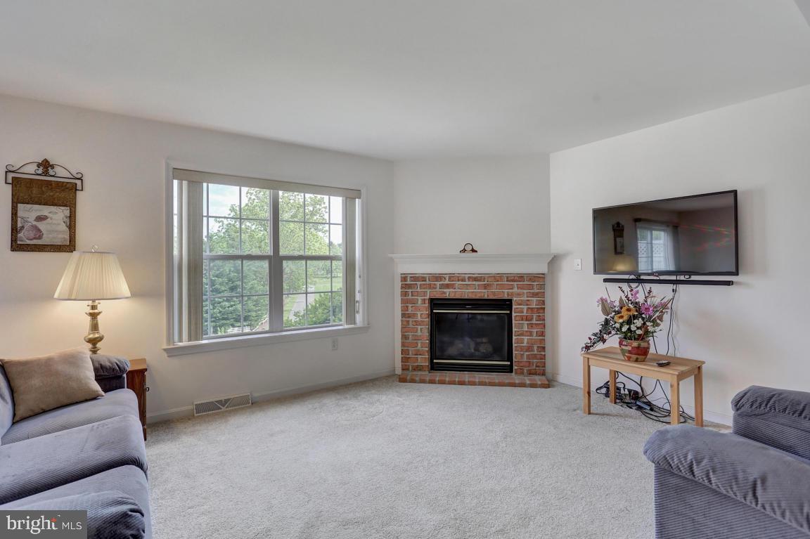 610 Chatham Way Lititz, PA 17543 - Photo 8 of 22