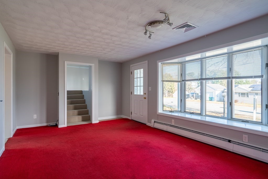 13 Tremlett Road Billerica, MA 01821 - Photo 6 of 26 Gallery Image 6