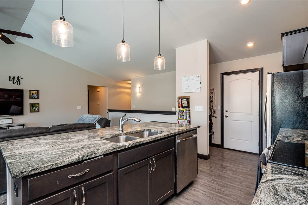2100 Shady Grove Road Southwest Cedar Rapids, IA 52404 - Photo 5 of 23 Gallery Image 5