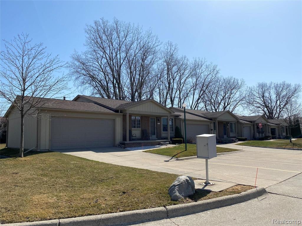 24242 Old Kent Road North Warren, MI 48091 - Photo 2 of 17