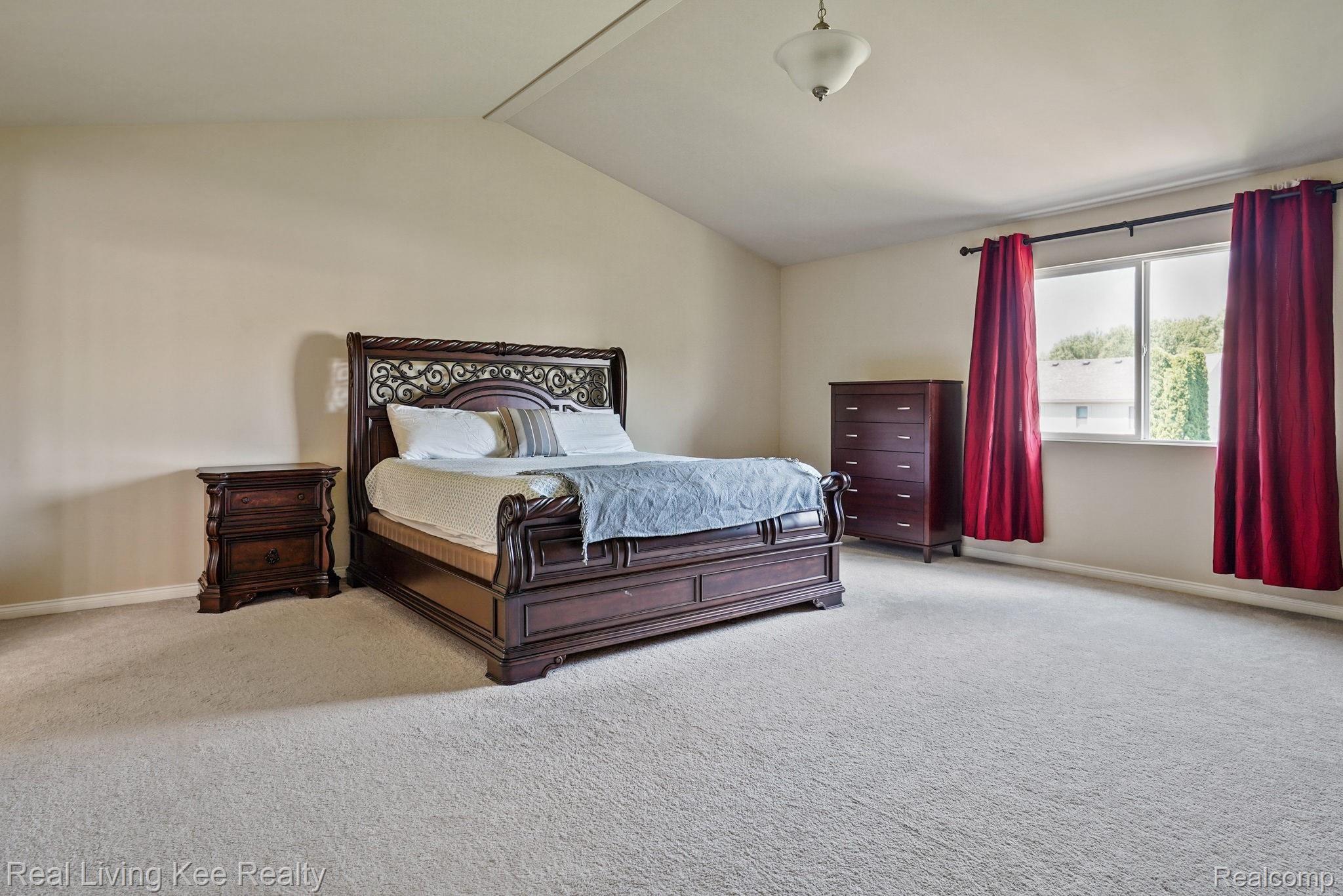 3175 Wren Lane Rochester, MI 48309 - Photo 25 of 46 3175-Wren-Ln-24.jpg