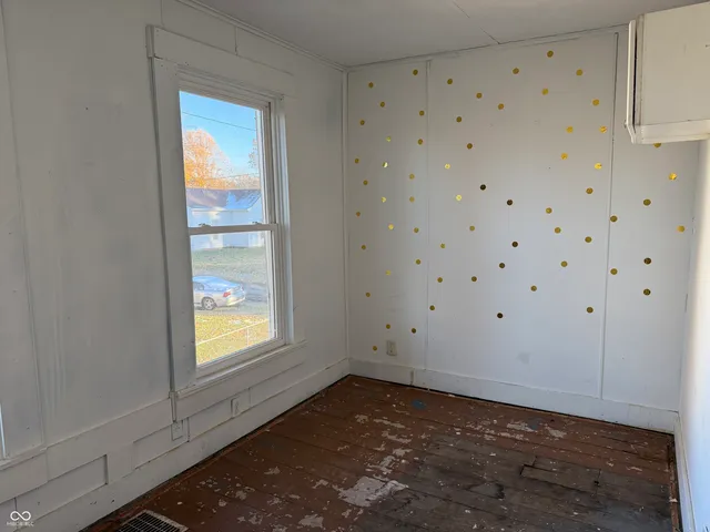 $117,000 | 385 South Washington Street, Hartsville, IN 47244