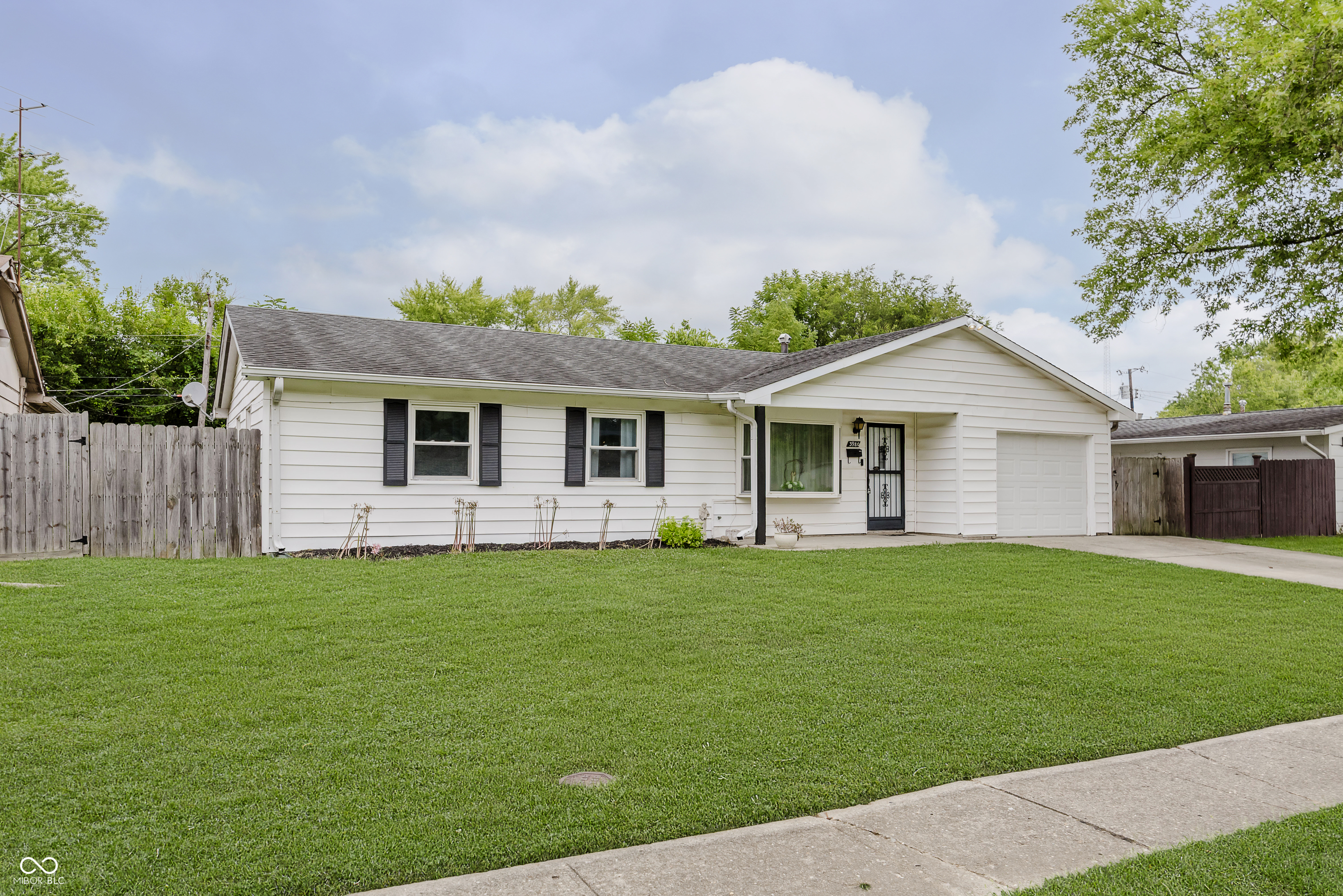 3980 Richelieu Road Indianapolis, IN 46226 - Photo 2 of 27