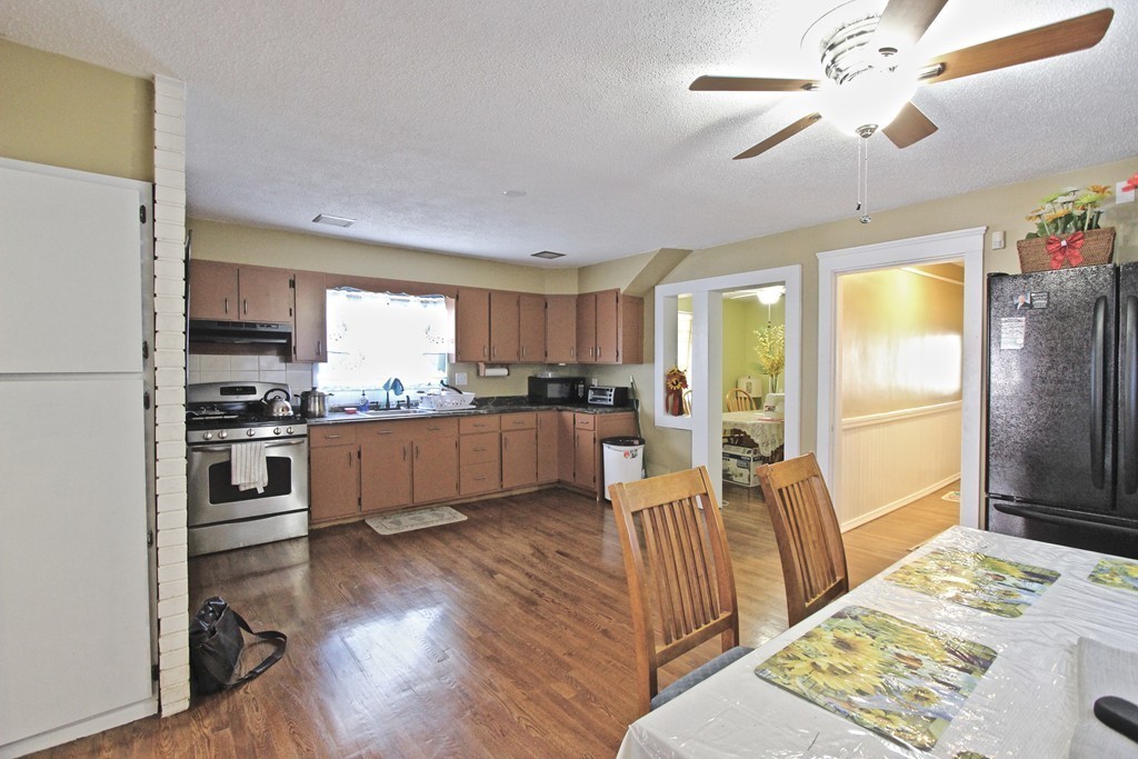 21 Fuller Street Lynn, MA 01905 - Photo 4 of 15