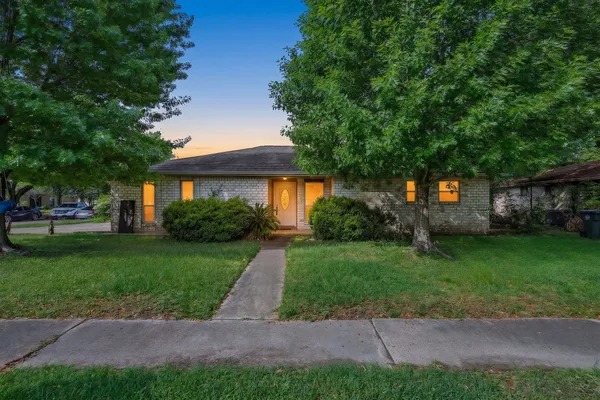 $1,900 | 15303 Tonya Drive, Houston, TX 77060