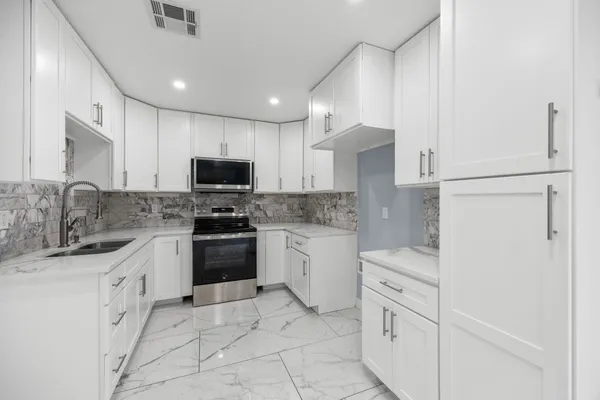 $1,900 | 15303 Tonya Drive, Houston, TX 77060