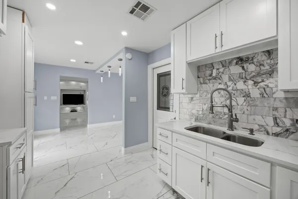 $1,900 | 15303 Tonya Drive, Houston, TX 77060