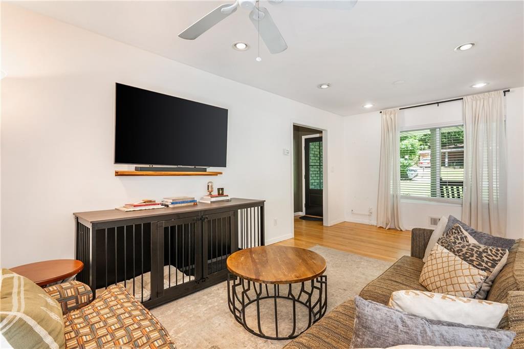 2558 Woodacres Road Northeast Atlanta, GA 30345 - Photo 12 of 37