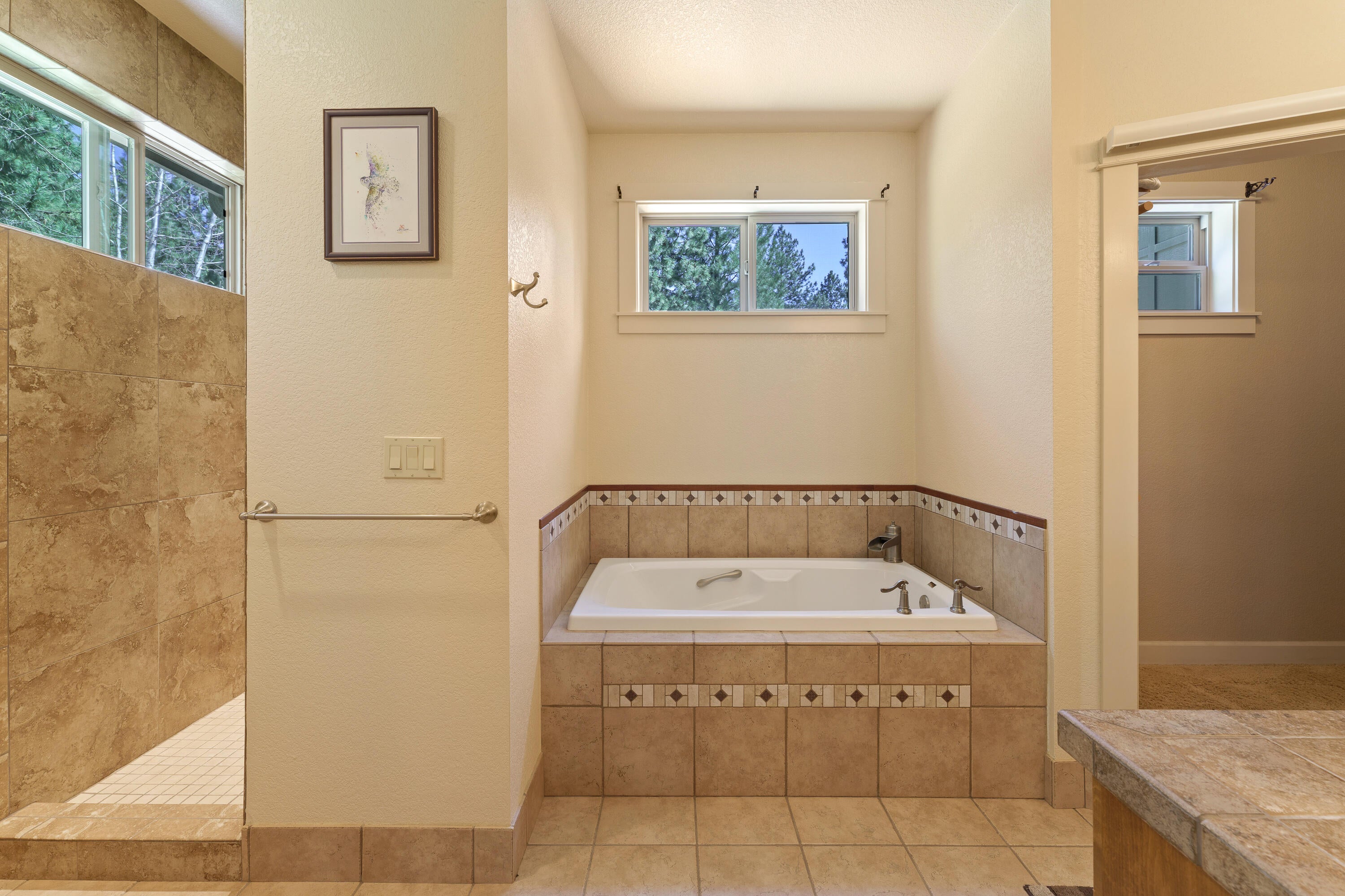19236 Kiowa Road Bend, OR 97702 - Photo 22 of 52 Primary bathroom