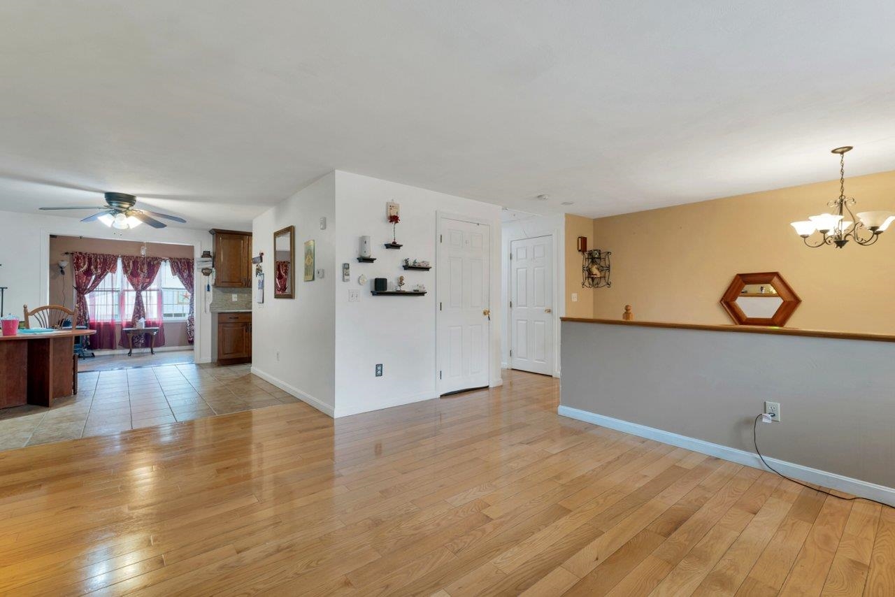 14 North Salem Road, Unit A Hampstead, NH 03841 - Photo 20 of 39