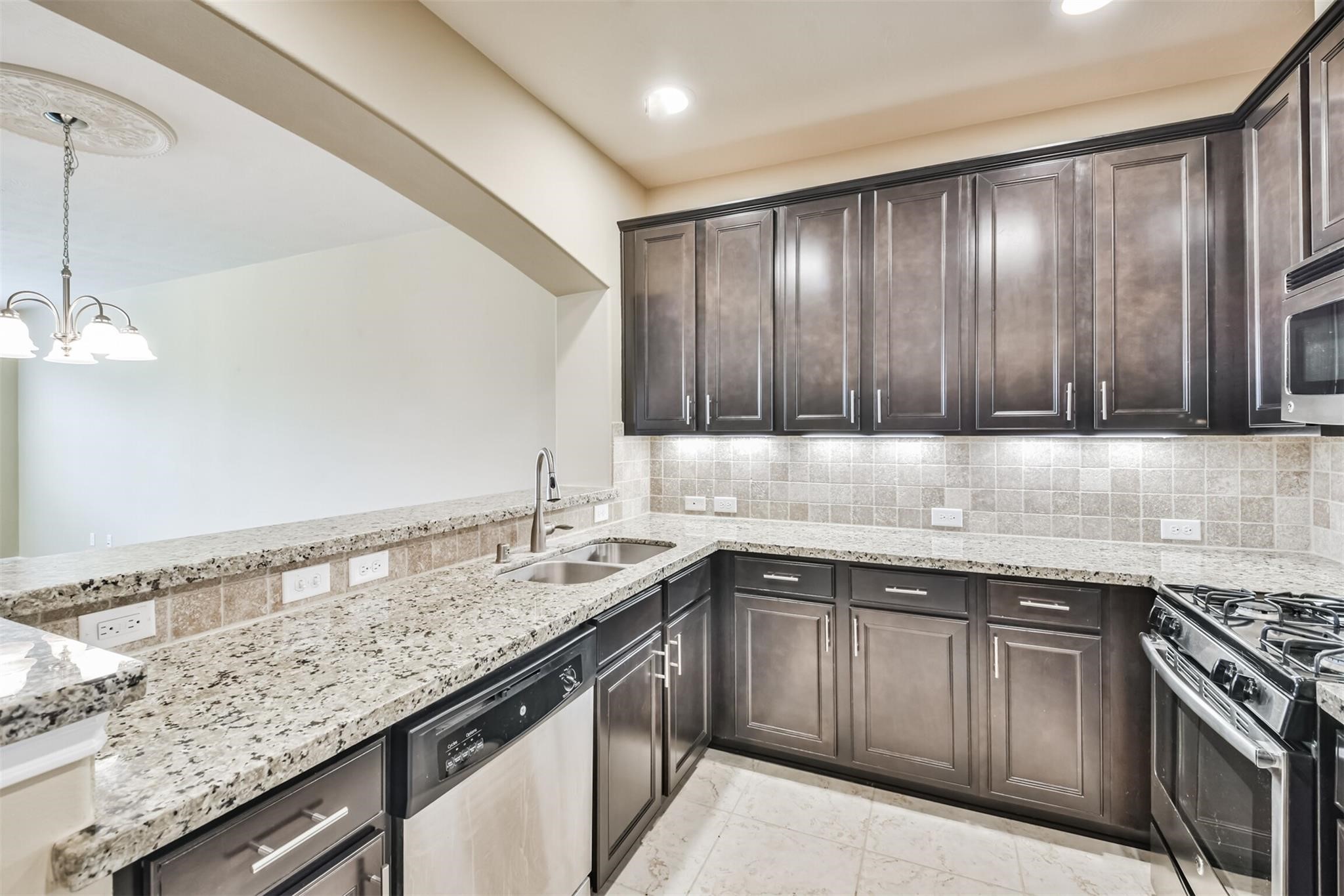 8513 Sunset Loch Drive Spring, TX 77379 - Photo 5 of 32