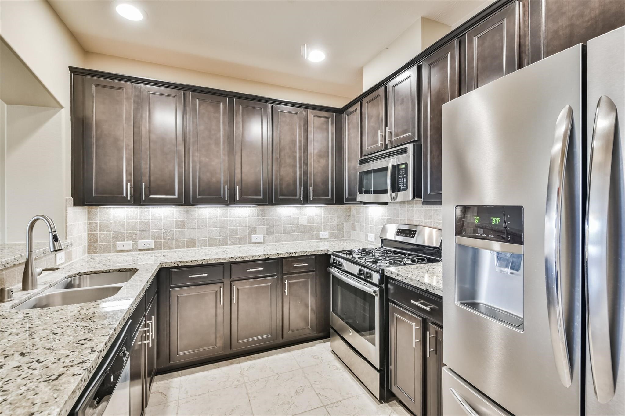 8513 Sunset Loch Drive Spring, TX 77379 - Photo 6 of 32