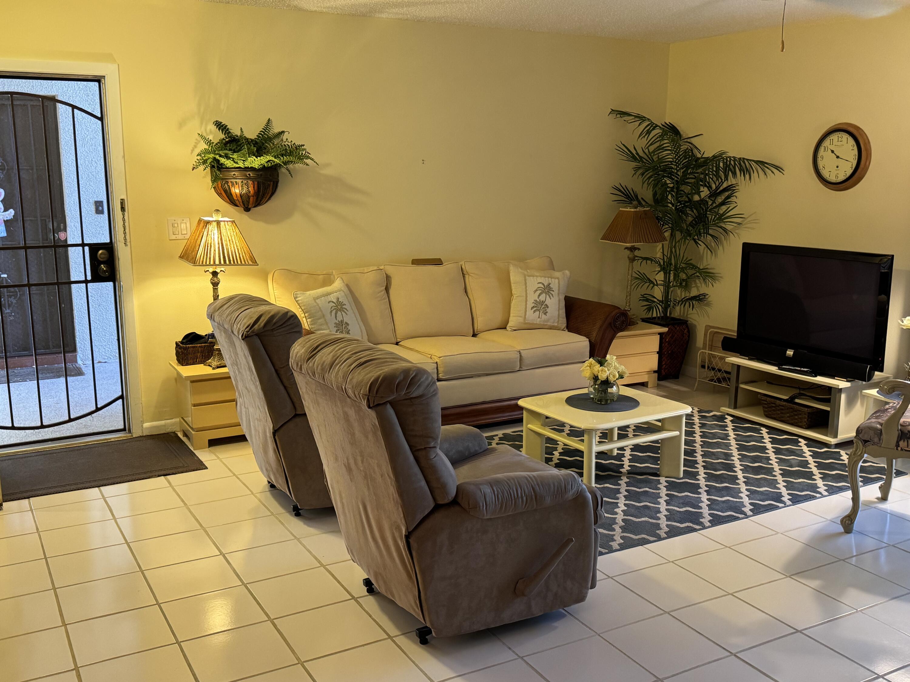 147 Deer Creek Boulevard, Unit 402 Deerfield Beach, FL 33442 - Photo 18 of 81 IMG_9730