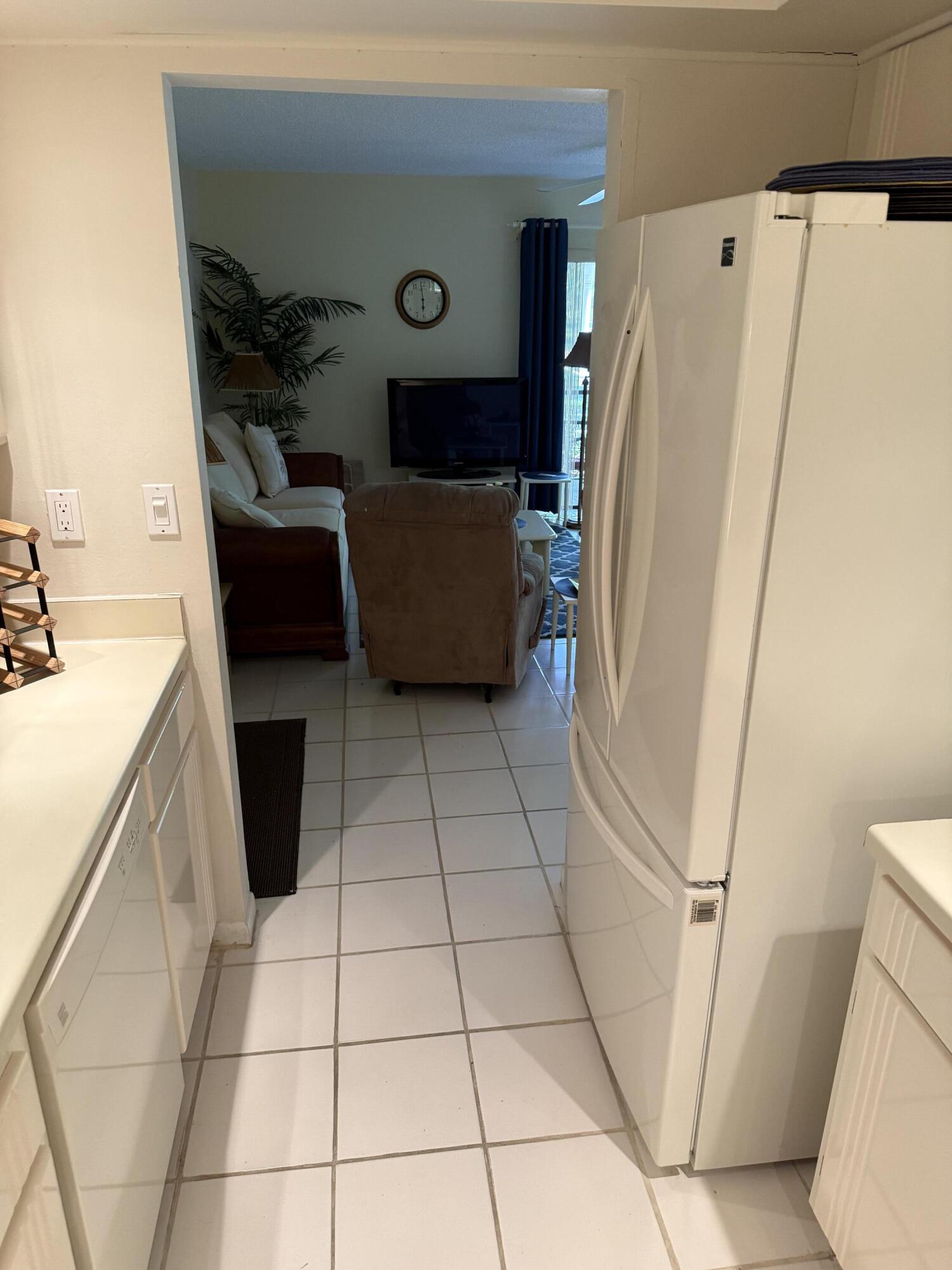 147 Deer Creek Boulevard, Unit 402 Deerfield Beach, FL 33442 - Photo 8 of 81 IMG_2548