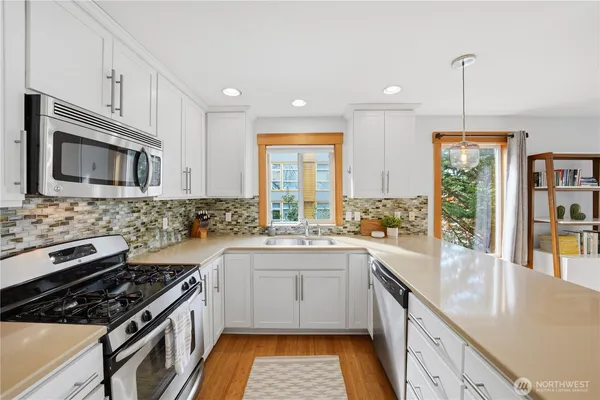 $585,000 | 4037 7th Avenue Northeast, Unit A, Seattle, WA 98105