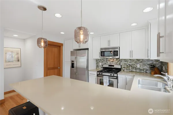 $585,000 | 4037 7th Avenue Northeast, Unit A, Seattle, WA 98105