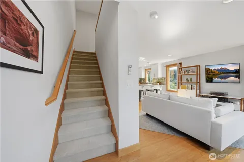 $585,000 | 4037 7th Avenue Northeast, Unit A, Seattle, WA 98105