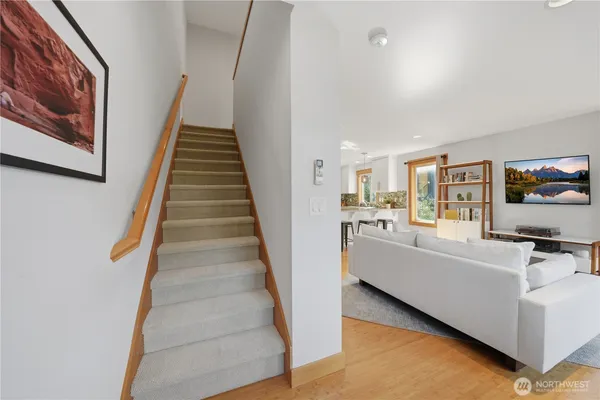 $585,000 | 4037 7th Avenue Northeast, Unit A, Seattle, WA 98105