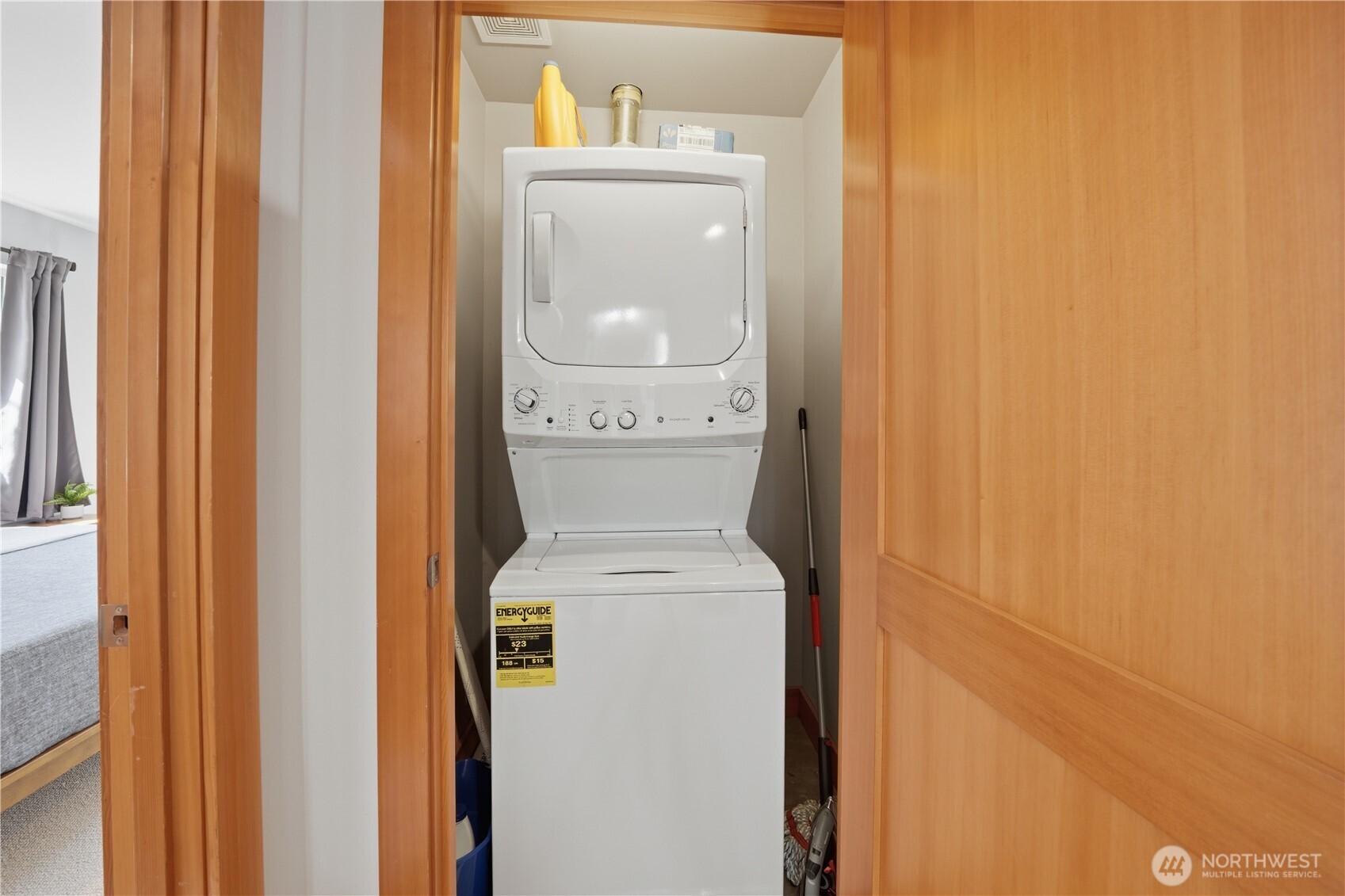4037 7th Avenue Northeast, Unit A Seattle, WA 98105 - Photo 21 of 35 a utility room with dryer and washer