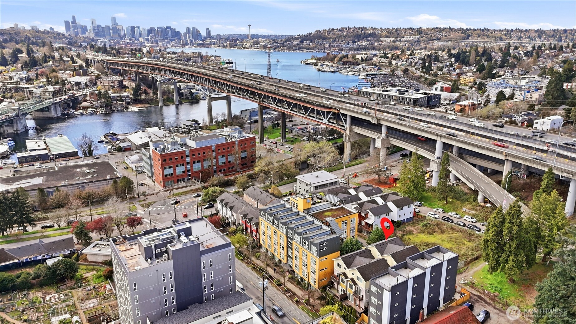 4037 7th Avenue Northeast, Unit A Seattle, WA 98105 - Photo 30 of 35 a city view