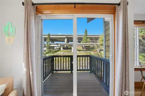 $585,000 | 4037 7th Avenue Northeast, Unit A, Seattle, WA 98105