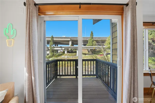 $585,000 | 4037 7th Avenue Northeast, Unit A, Seattle, WA 98105