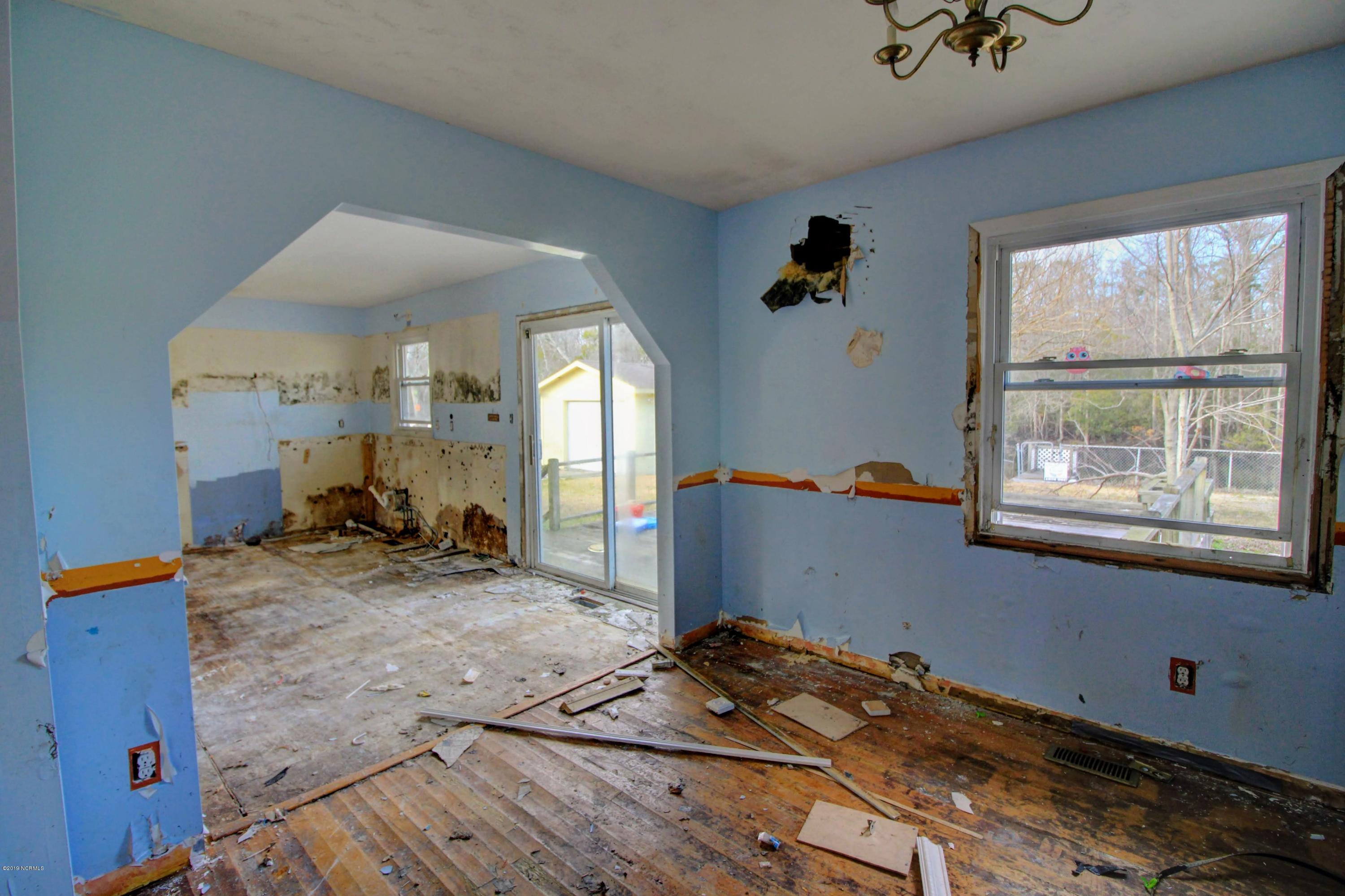 110 Graham Road Newport, NC 28570 - Photo 6 of 10 IMG_6094_5_6
