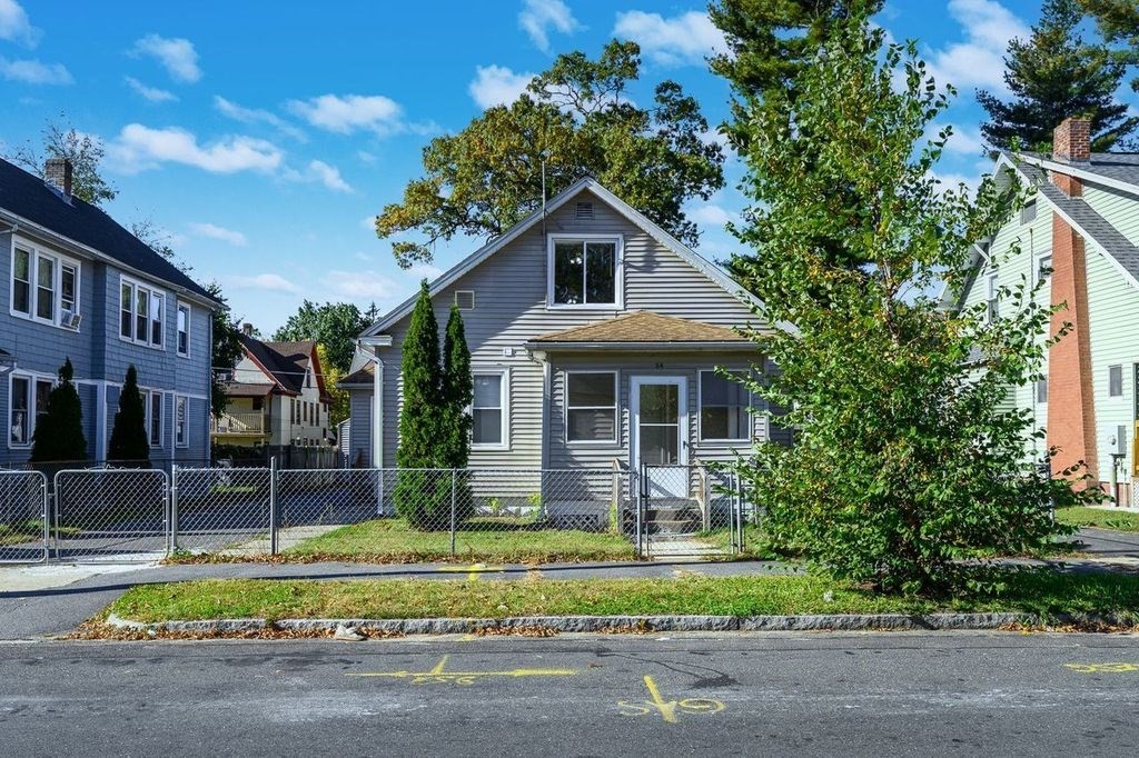 84 Edgewood Street Springfield, MA 01109 - Photo 1 of 39 Gallery Image 1