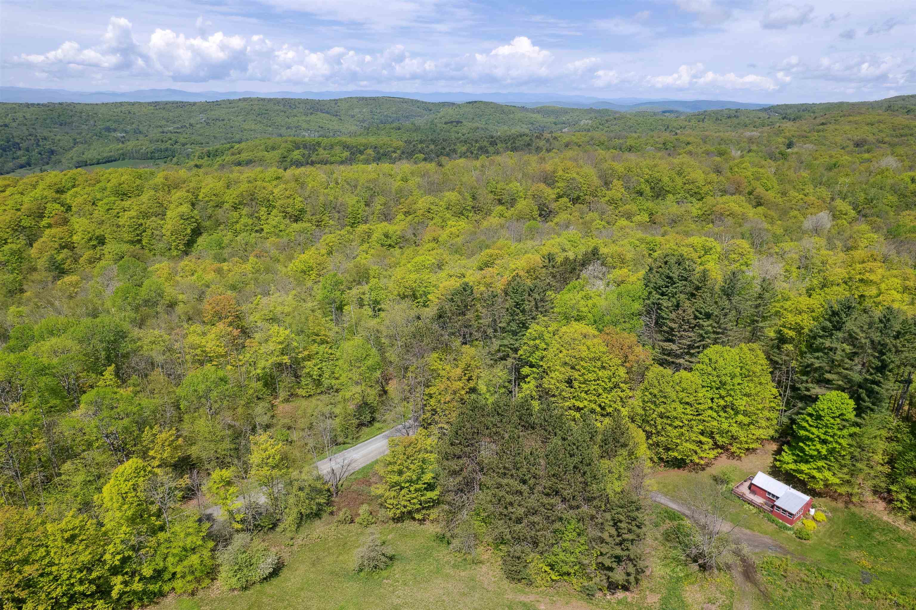 1176 Cross Road Strafford, VT 05072 - Photo 38 of 40
