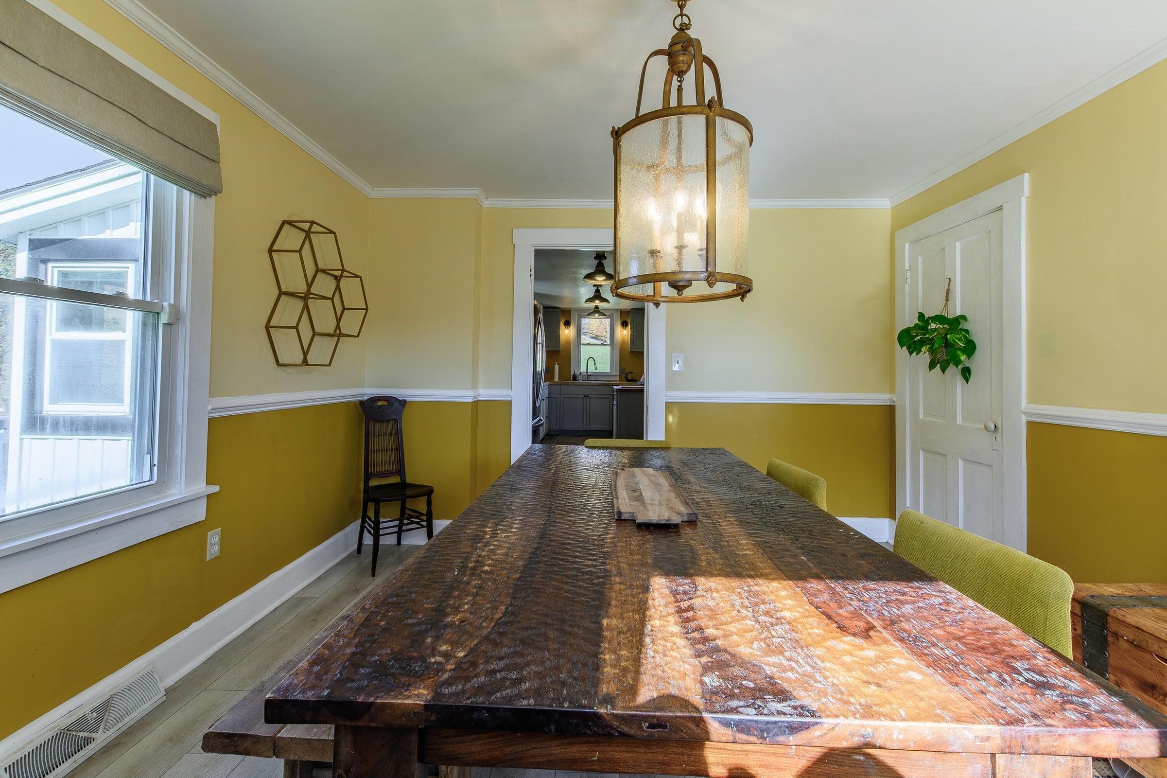75 Margarets Lane Lexington, VA 24450 - Photo 27 of 55 a view of a living room