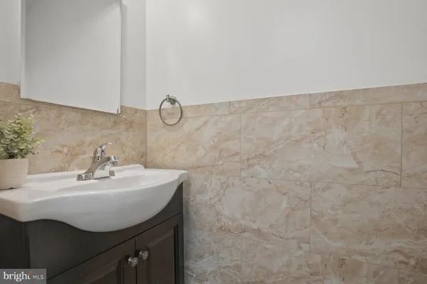$424,900 | 8621 Kenosha Court, Lorton, VA 22079