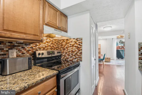 $424,900 | 8621 Kenosha Court, Lorton, VA 22079