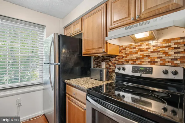 $424,900 | 8621 Kenosha Court, Lorton, VA 22079