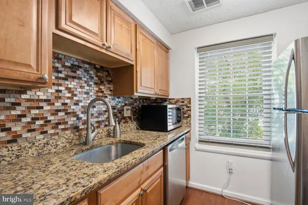 $424,900 | 8621 Kenosha Court, Lorton, VA 22079