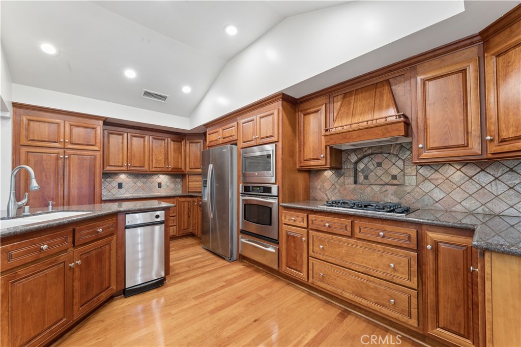 24302 Vista Ridge Drive Valencia, CA 91355 - Photo 17 of 36
